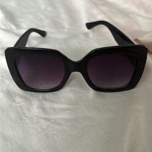 gucci sunglasses READ DESCRIPTION